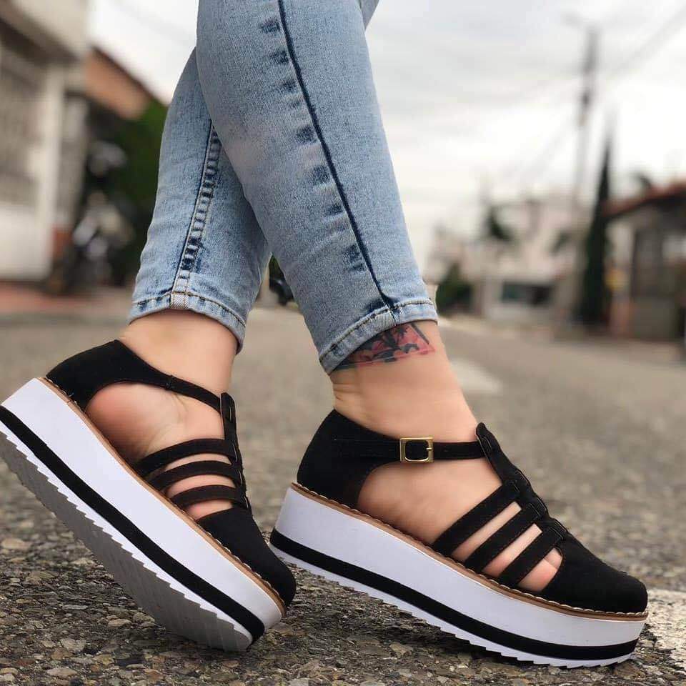 Women's Solid Color Muffin Metal Buckle Sandals